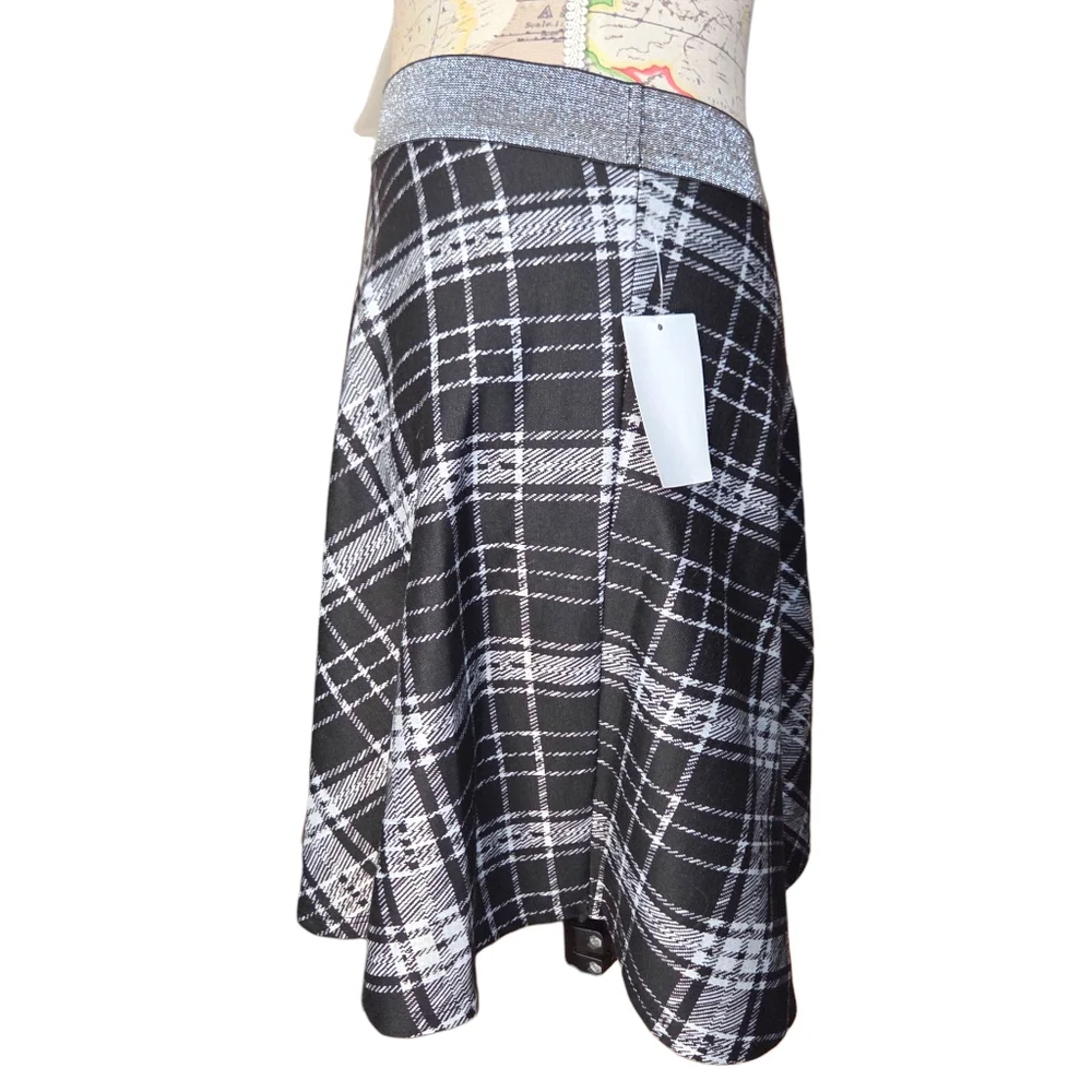 Zunie Size 14 Preppy Black White Plaid Mini Skirt Silver Waistband NWT Academia